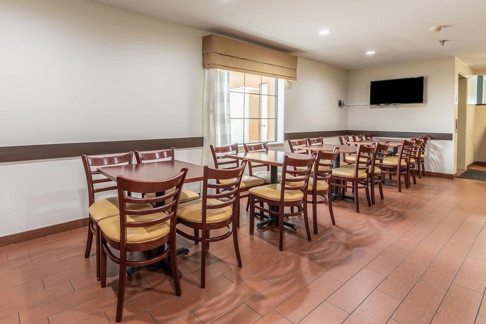 Inn Quality Northeast Near I-40